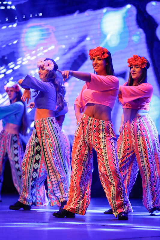 Tribe Dance Hold Your Dream 